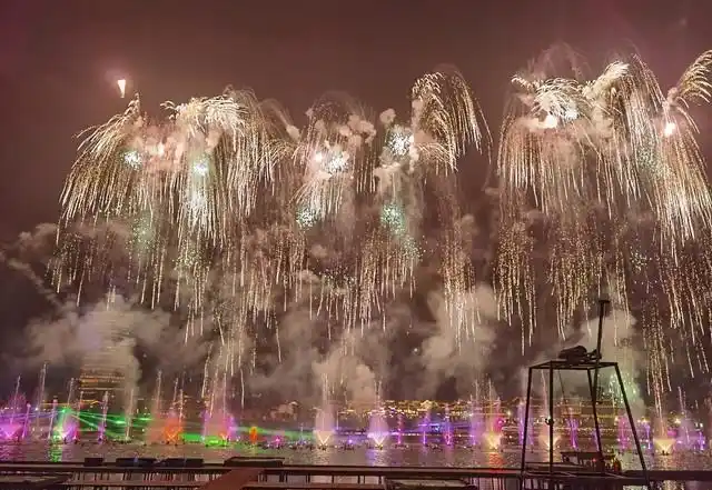 2026春节烟花爆竹全面松绑，多地官宣限放，看看你们那的年味回来了吗？